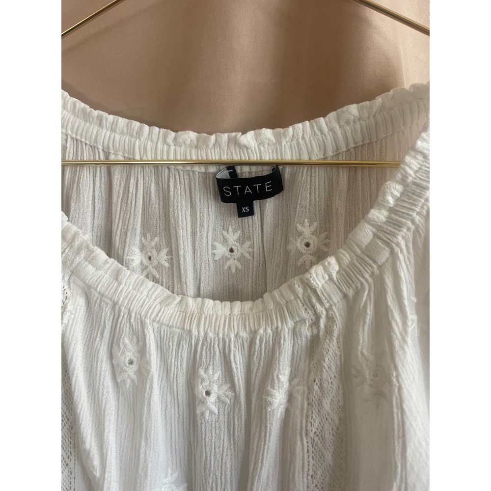 1.STATE White Embroidered Eyelet Puff Sleeve Peplum Blouse XS Boho Rayon Top - Picture 2 of 4
